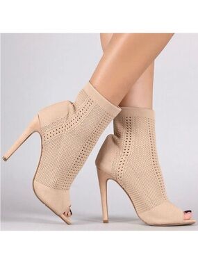 NWT Nicole Miller Tan Knitty Open Toe Stiletto Heeled Ankle Stretch Booties READ